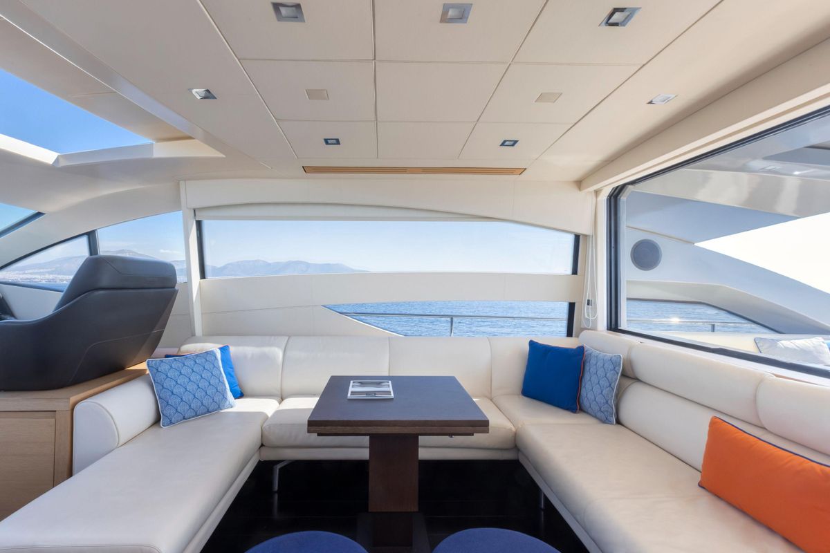 2009 Pershing 65 
