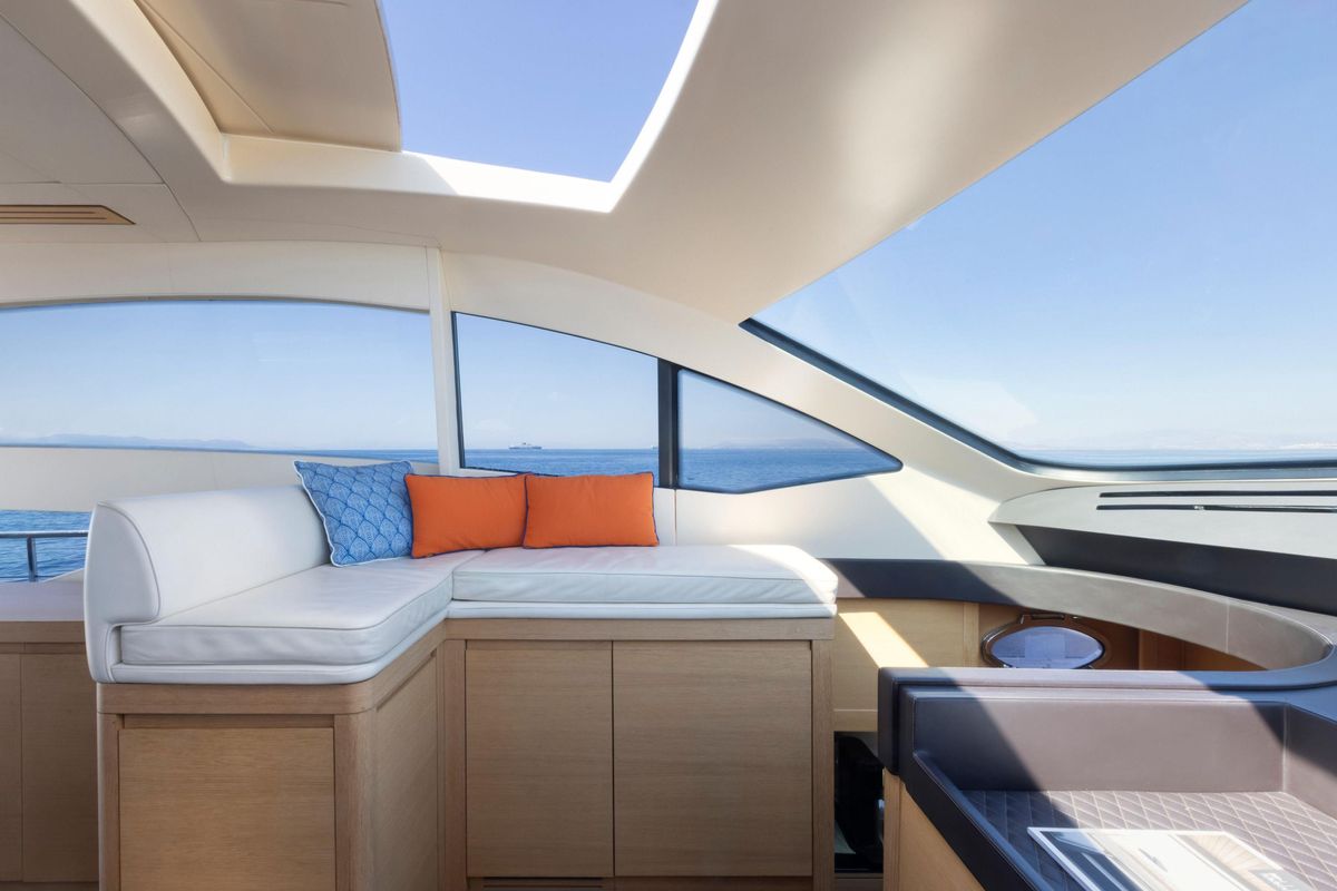 2009 Pershing 65 