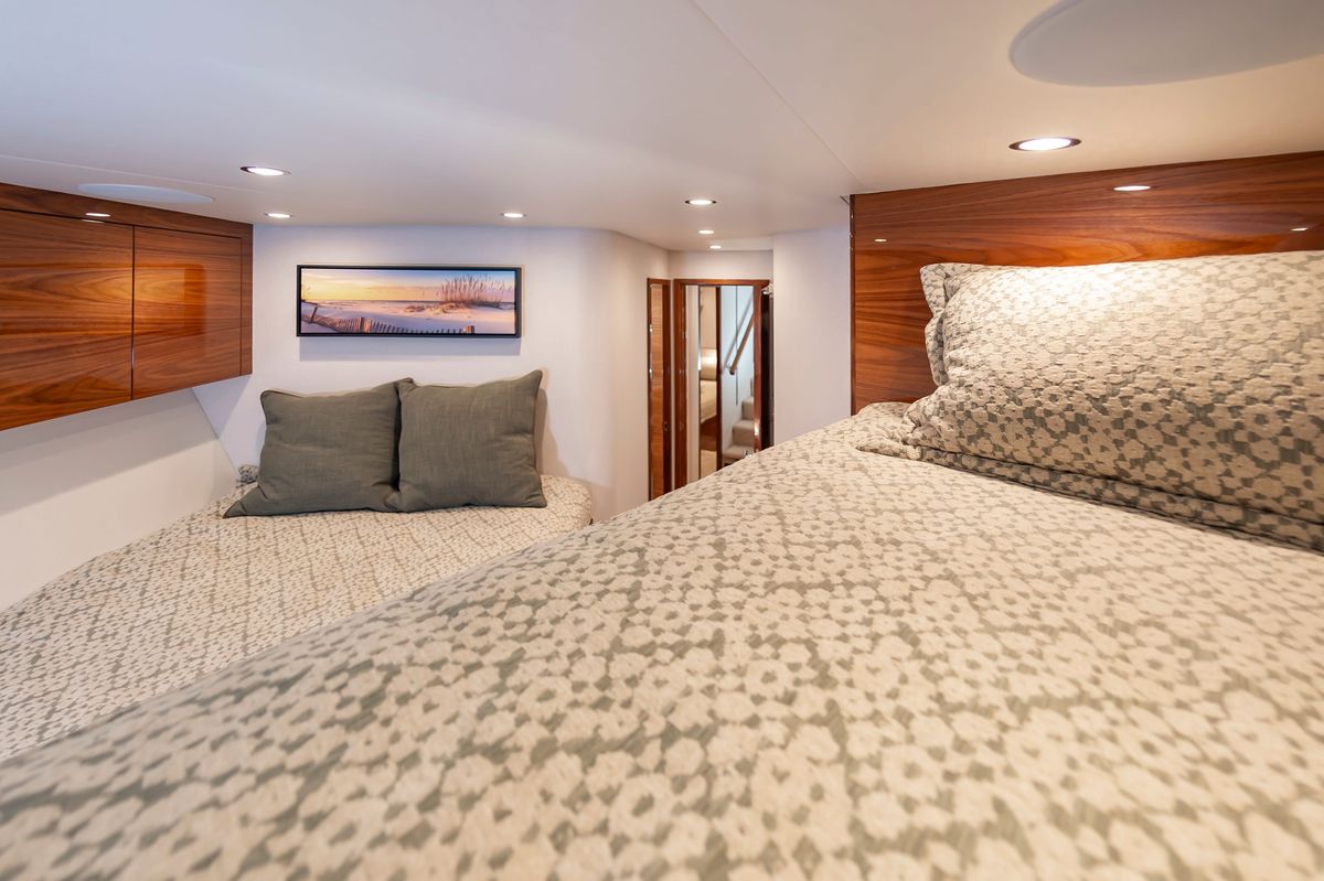 2025 Viking 58 