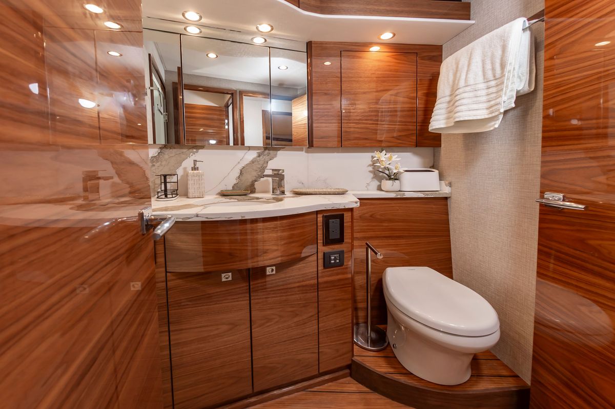 2025 Viking 58 