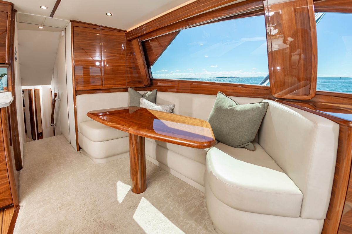2025 Viking 58 