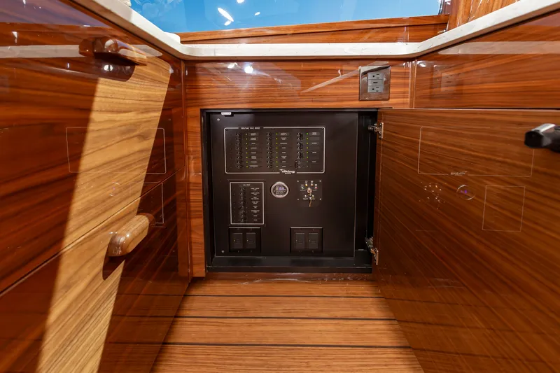 Simple Man Yacht Photos Pics 