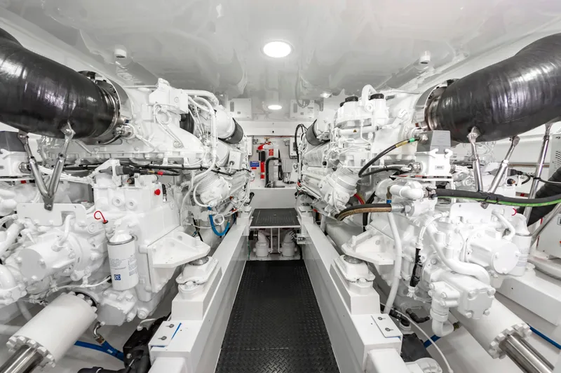 Simple Man Yacht Photos Pics 