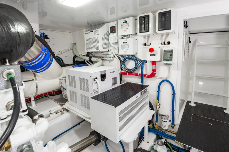 Simple Man Yacht Photos Pics 