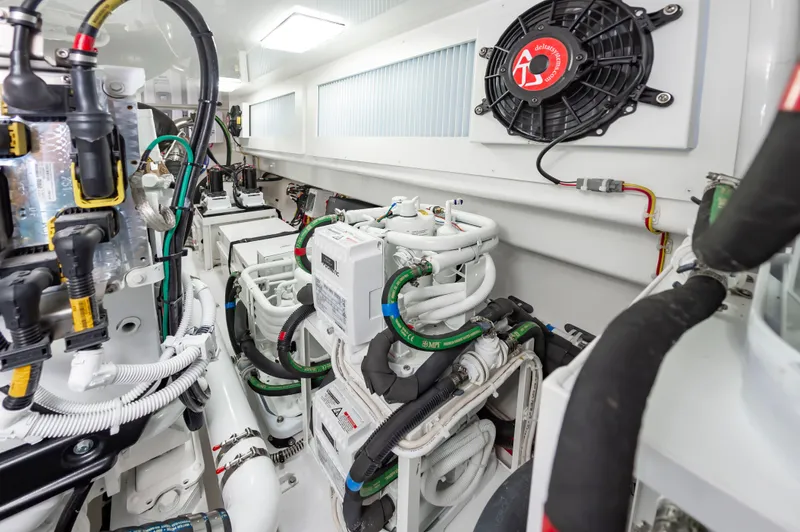 Simple Man Yacht Photos Pics 