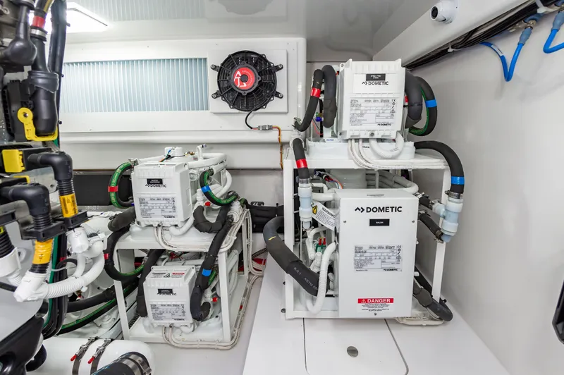 Simple Man Yacht Photos Pics 