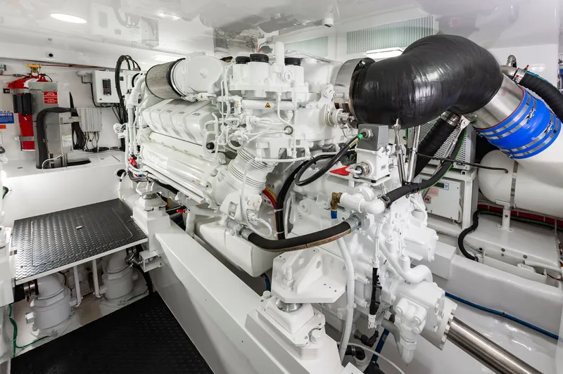 Simple Man Yacht Photos Pics 