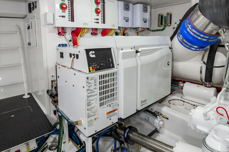 Simple Man Yacht Photos Pics 