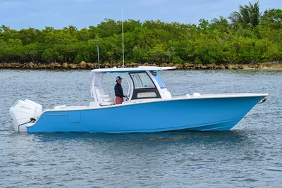 Sportsman Open 302 Center Console