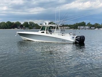 2013 Boston Whaler 370 Outrage