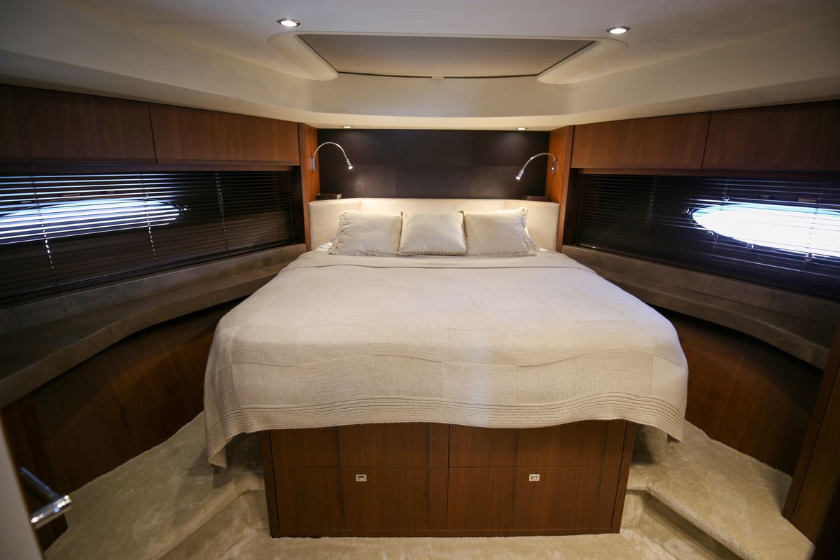 2012 Princess 73 
