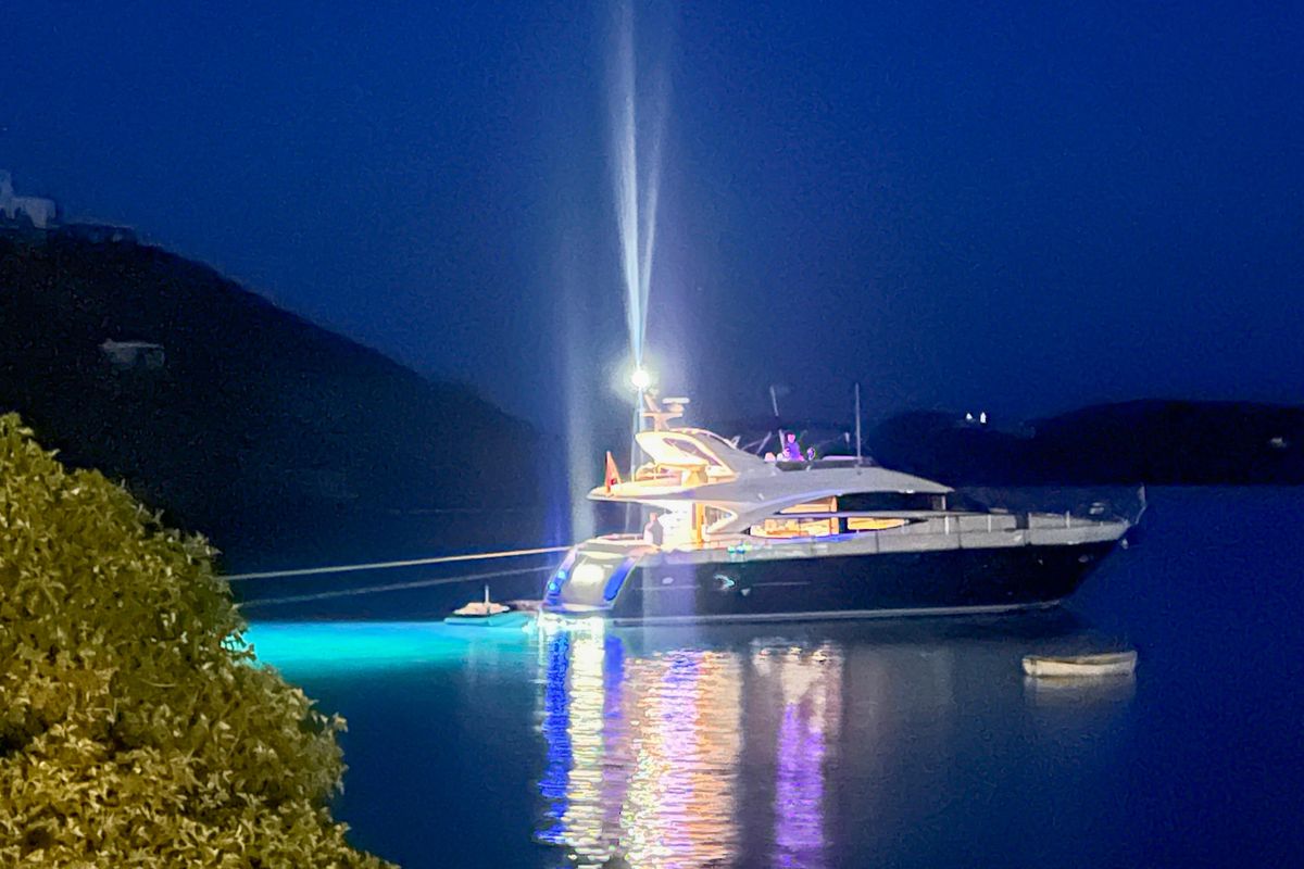 2012 Princess 73 