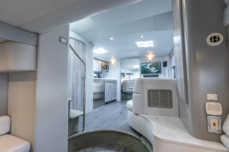  Yacht Photos Pics Interior of 2022 Formula 40 Performance Cruiser, featuring modern design and luxurious amenities.