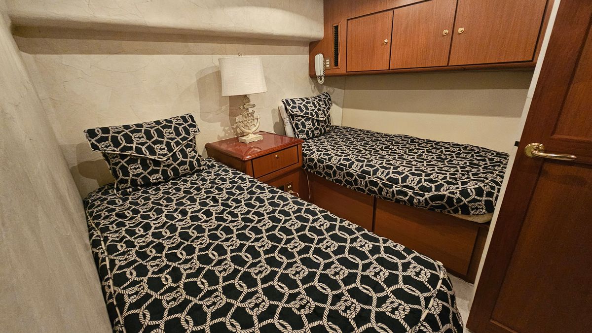 2000 Ocean Yachts 70 