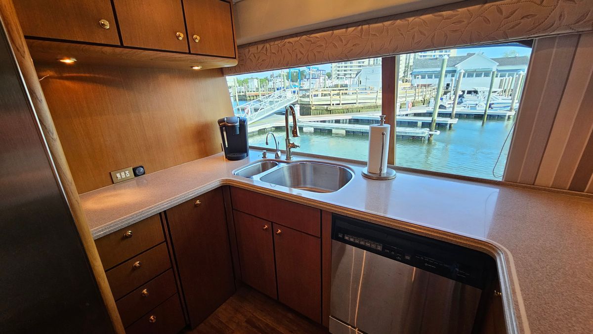 2000 Ocean Yachts 70 