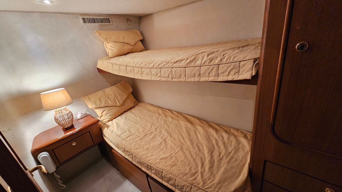 2000 Ocean Yachts 70 