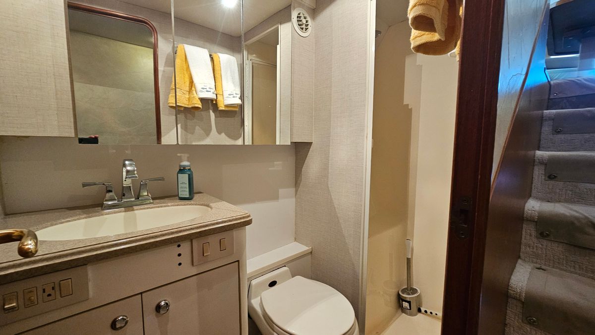 2000 Ocean Yachts 70 