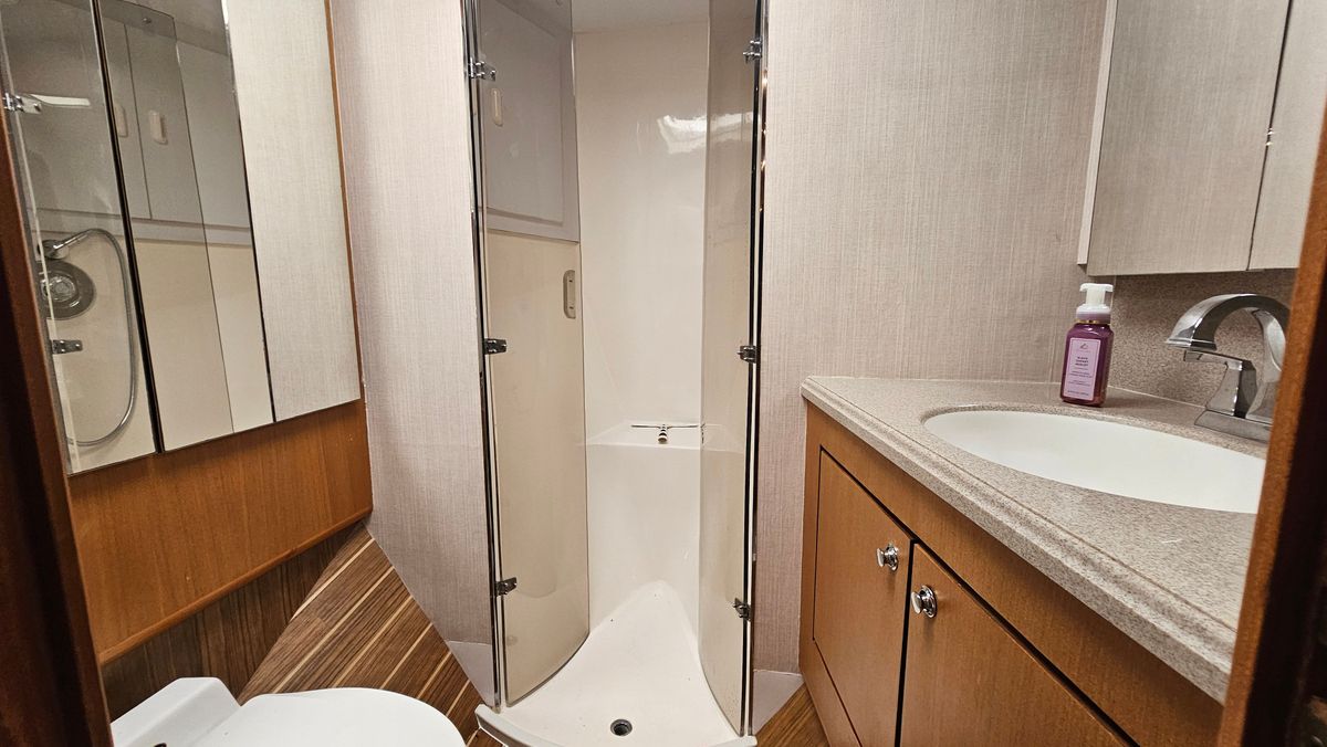 2000 Ocean Yachts 70 