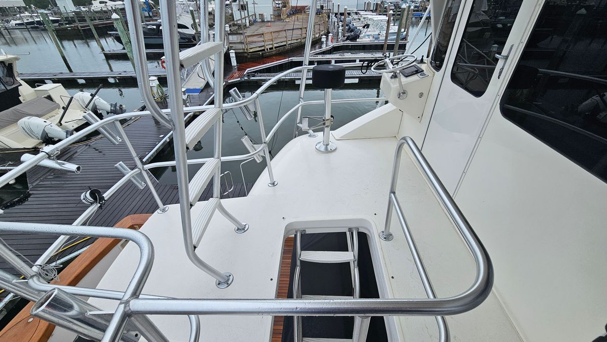 2000 Ocean Yachts 70 