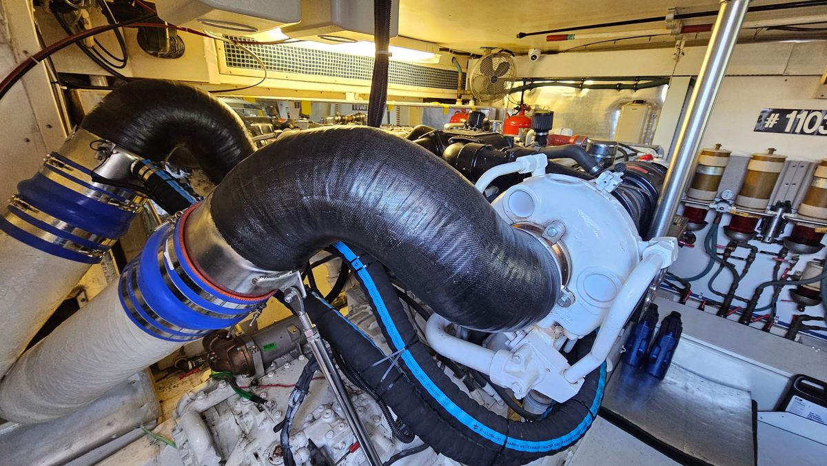 2000 Ocean Yachts 70 