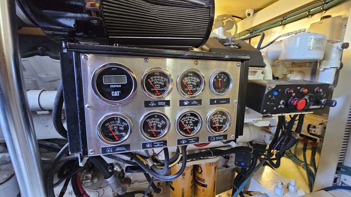 2000 Ocean Yachts 70 