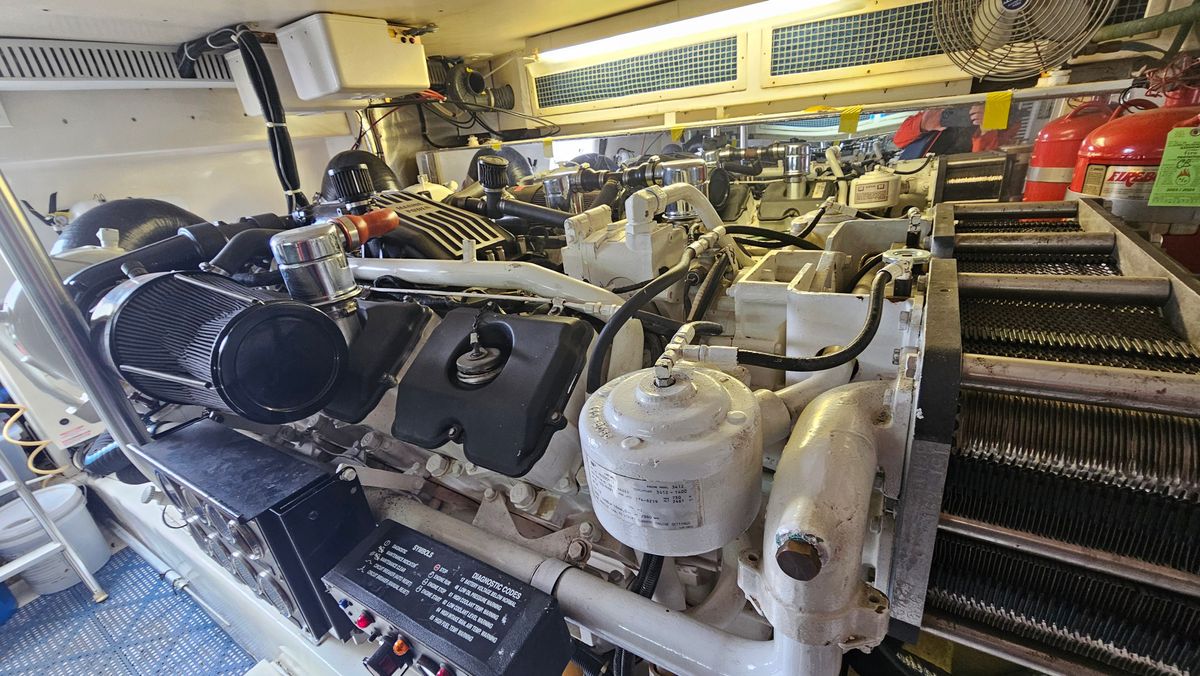 2000 Ocean Yachts 70 