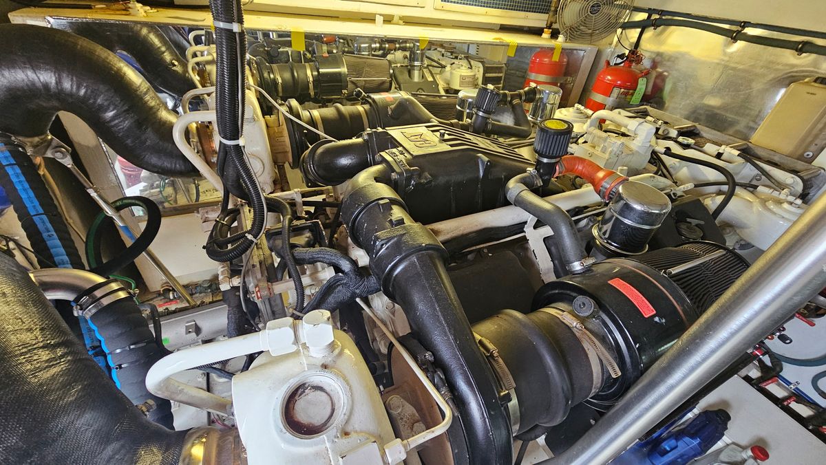 2000 Ocean Yachts 70 