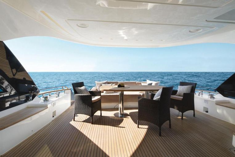 2014-69-11-monte-carlo-yachts-mcy-70