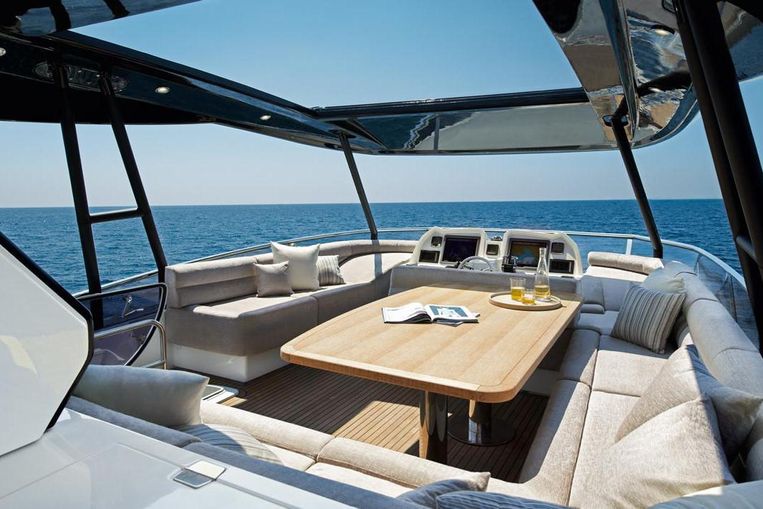 2014-69-11-monte-carlo-yachts-mcy-70