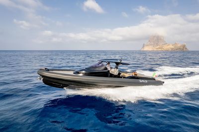 Yacht
