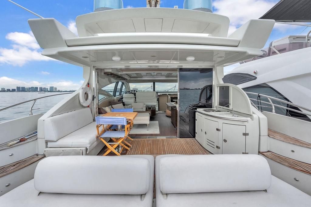 2006 Azimut 68 