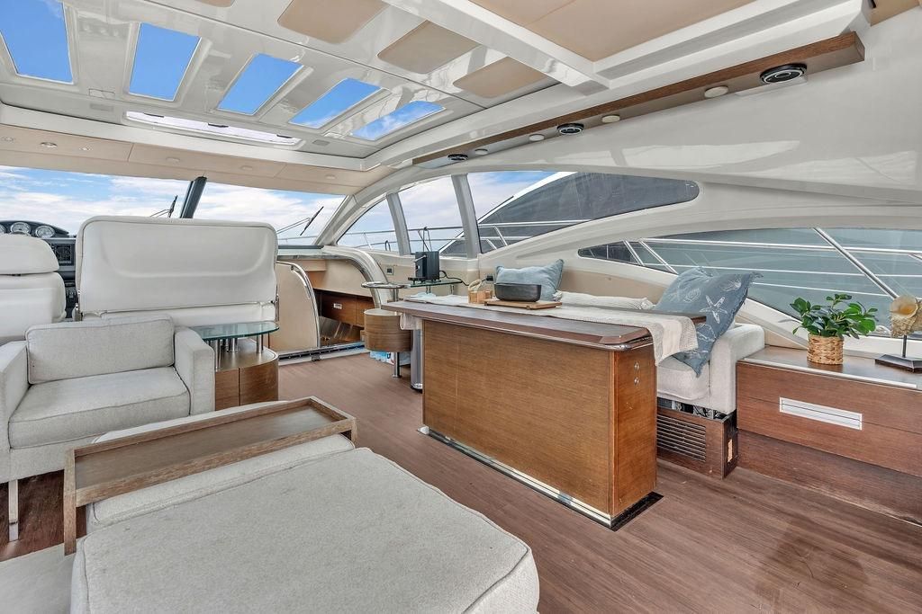 2006 Azimut 68 