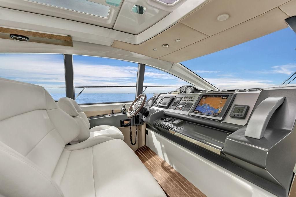2006 Azimut 68 