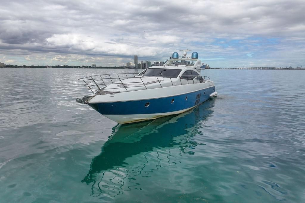 2006 Azimut 68 