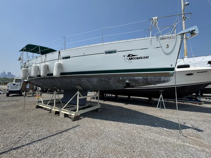 Moonbeam Yacht Photos Pics 