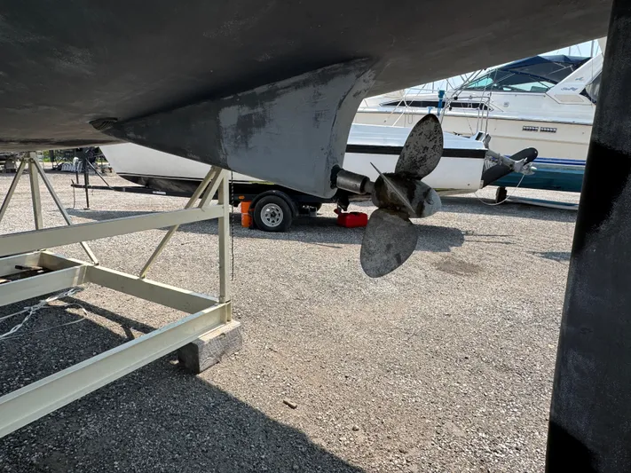 Moonbeam Yacht Photos Pics 