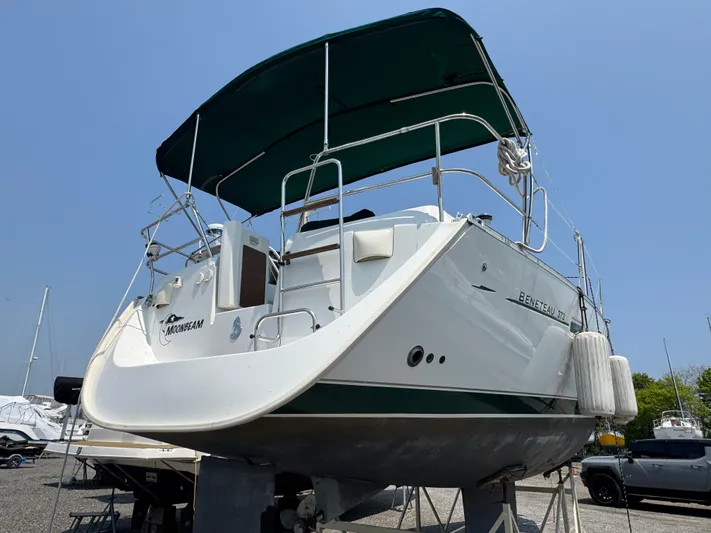 Moonbeam Yacht Photos Pics 