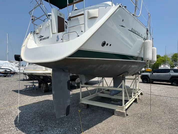 Moonbeam Yacht Photos Pics 