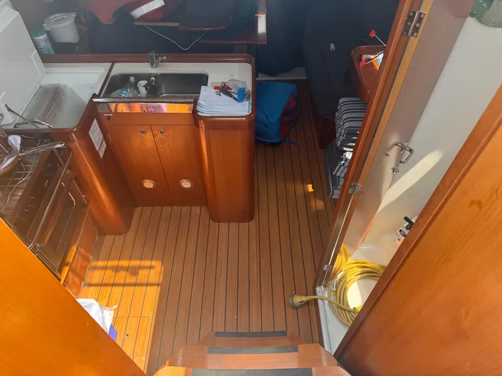 Moonbeam Yacht Photos Pics 
