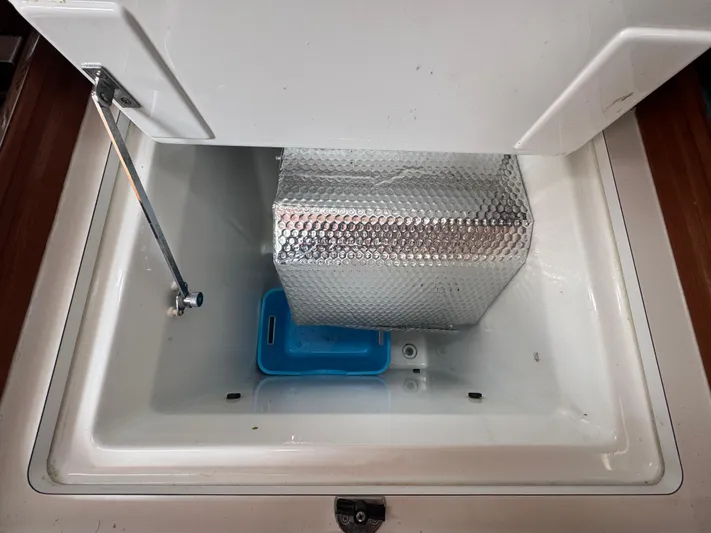 Moonbeam Yacht Photos Pics 