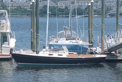Alerion Express 28