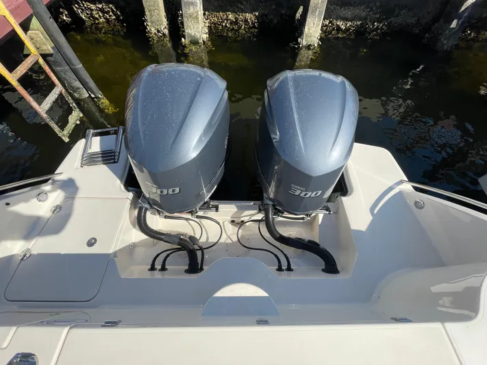  Yacht Photos Pics 2019 Grady-White Freedom 325 boat with twin 300 horsepower engines.