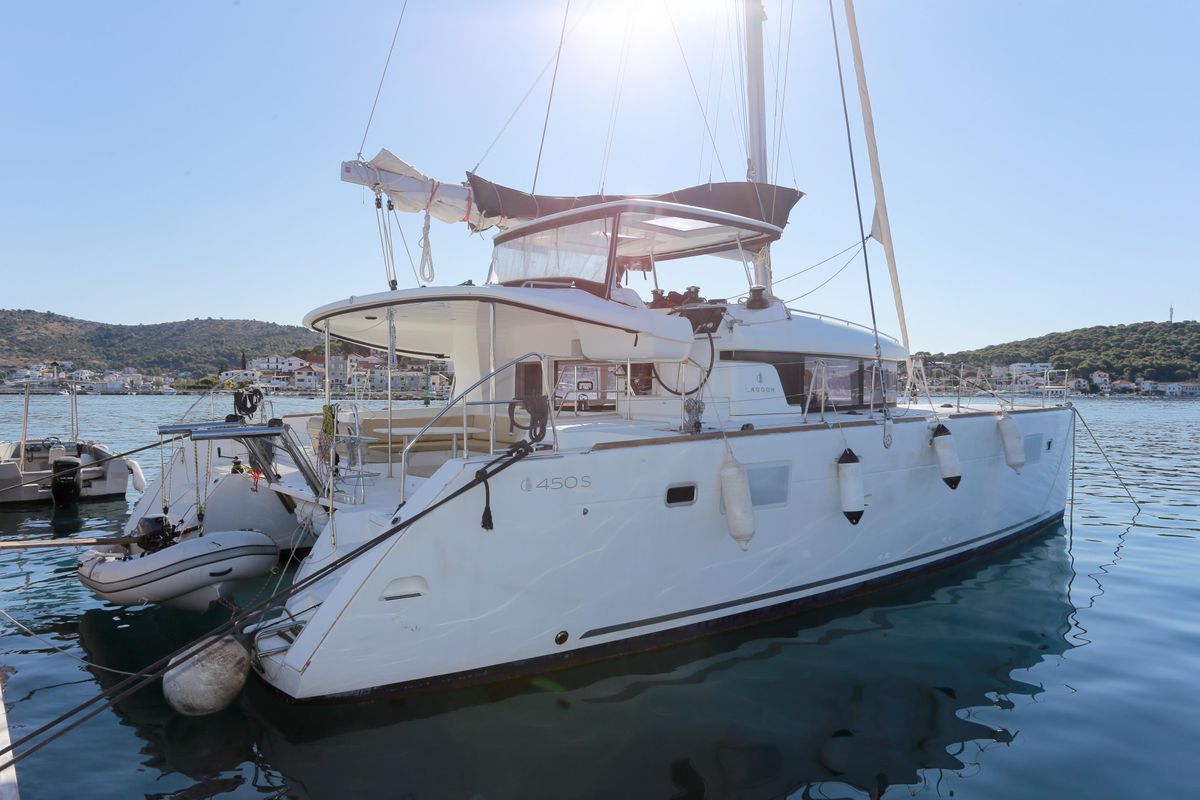 2018 Lagoon 45 