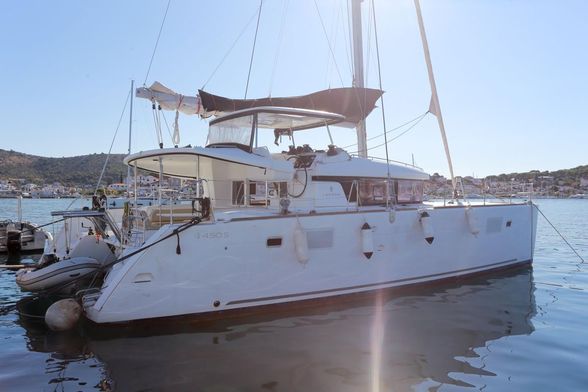 2018 Lagoon 45 