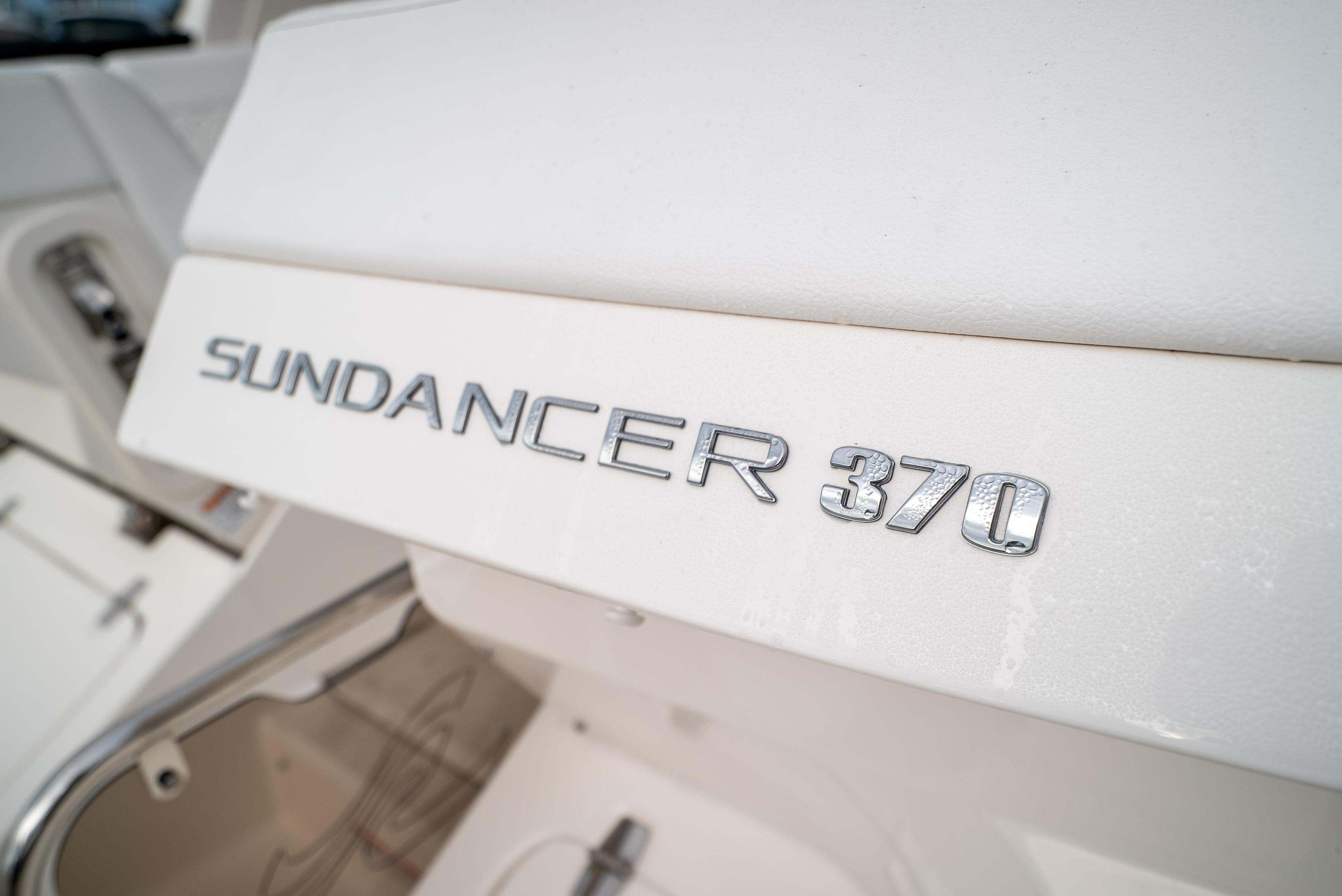 2023 Sea Ray Sundancer 370 Outboard