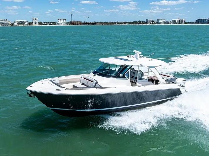 Lunasea Yacht Photos Pics 