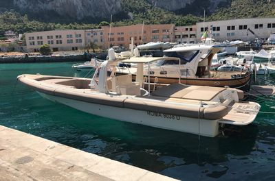 Maxi Custom Tender
