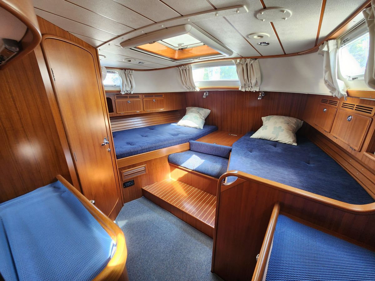 2006 Hallberg-Rassy 53 