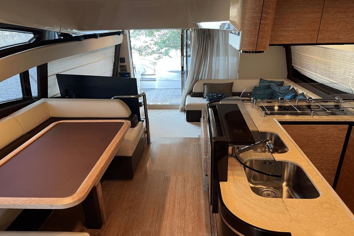2012 Azimut 58 
