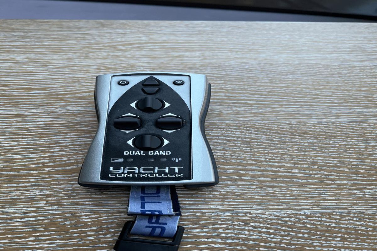 2012 Azimut 58 